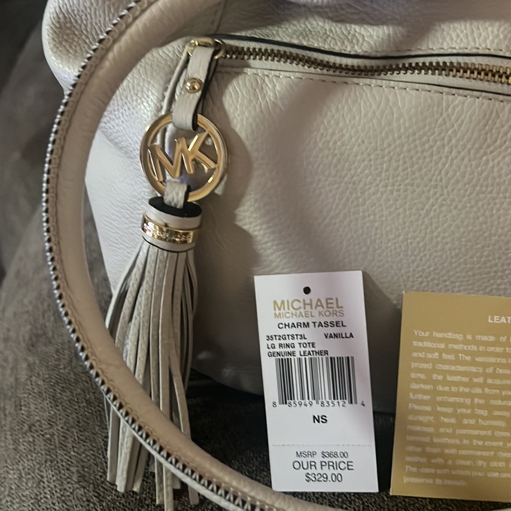 Authentic Vanilla Michael Kors Handbag - Picture 2 of 5